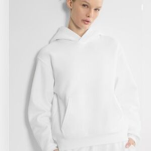 Aritzia Classic White Hoodie.New no Tags.